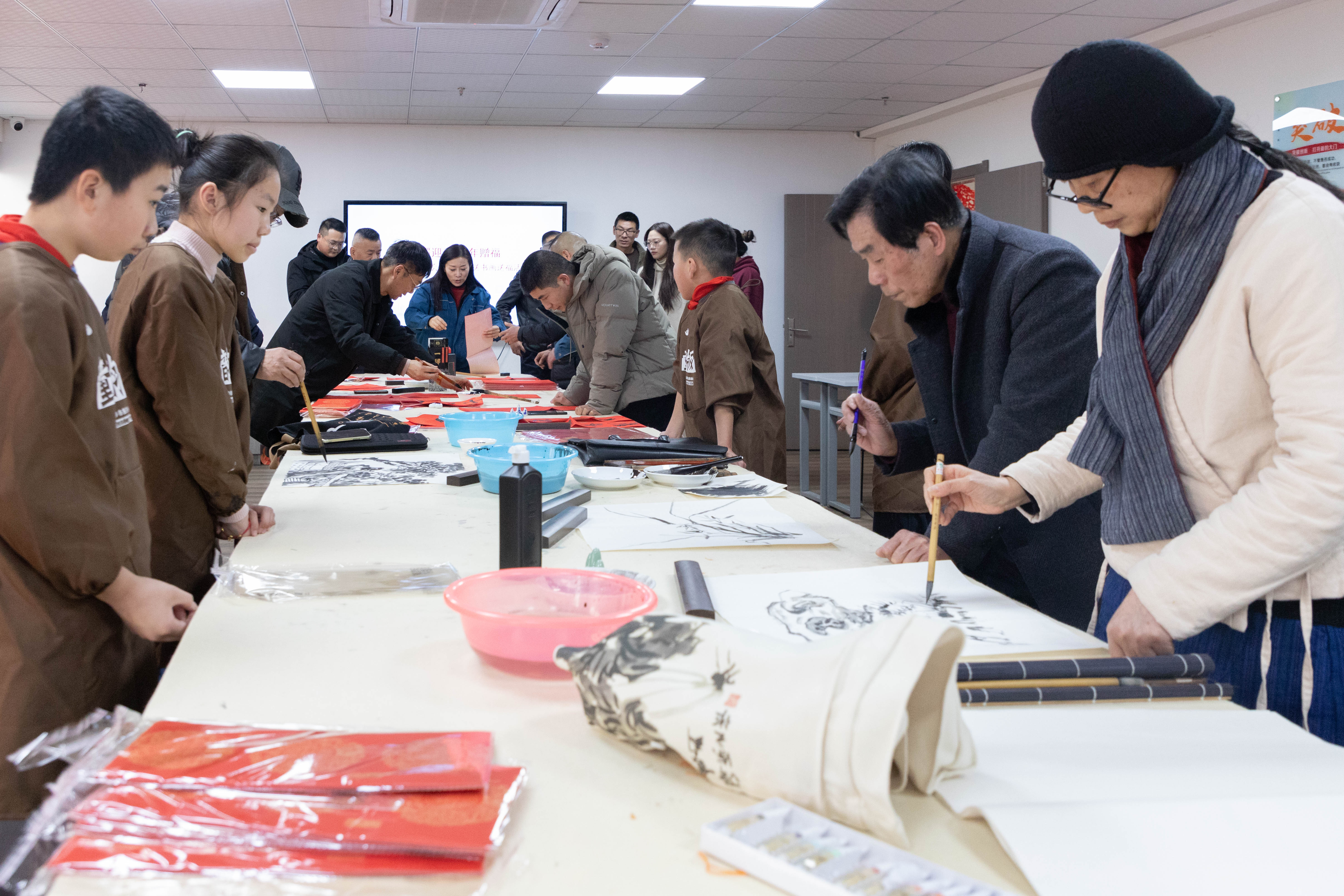 翰墨飄香，丹青亮彩 | 殘疾人之家聯(lián)合市政協(xié)書畫院開展新春聯(lián)誼活動